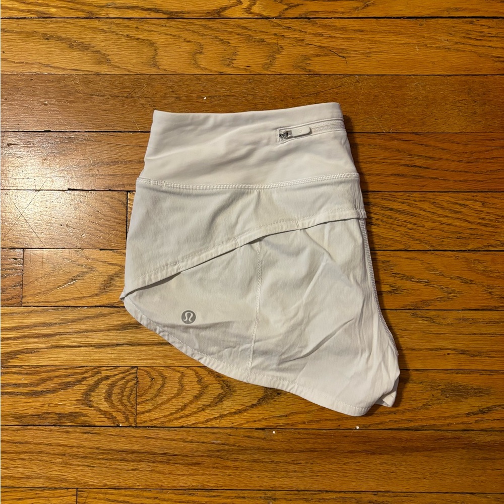 Lululemon lined white 2.5” inseam shorts